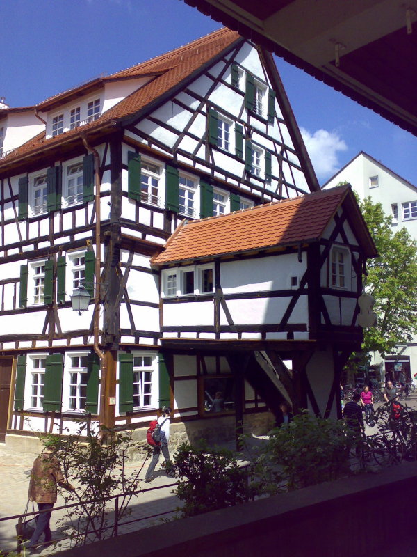 03052008224
